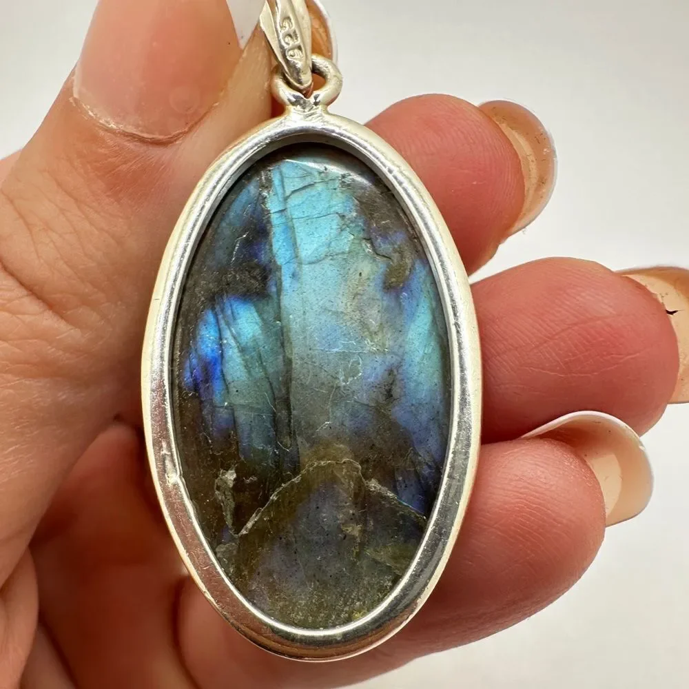 NWOT Monster 35x20mm Labradorite cabochon pendant in stunning sterling silver!